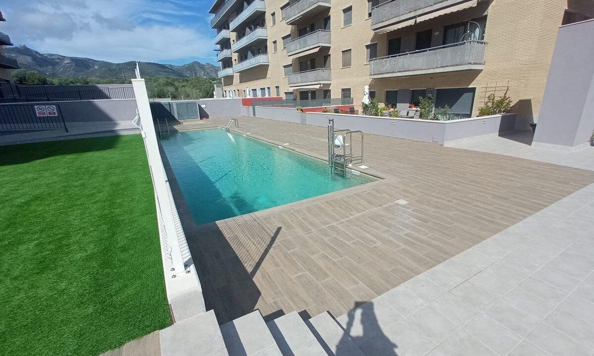 PISO DE 3 DORMITORIOS CON ZONA COMUNITARIA Y PISCINA_2