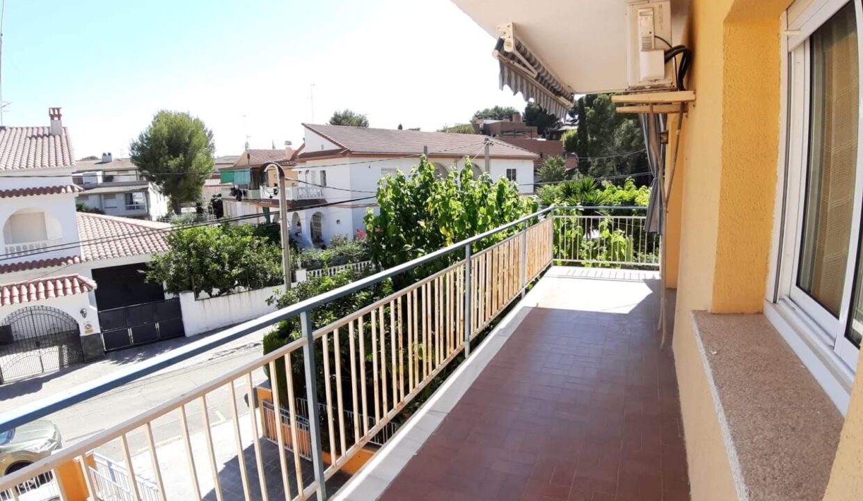 PISO DE 3 HABITACIONES Y BONITA TERRAZA EN EL CENTRO DE ☀️ SEGUR DE CALAFELL ☀️_1