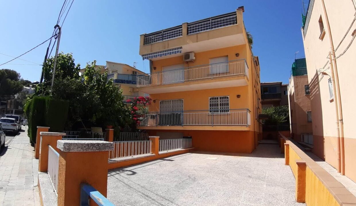 PISO DE 3 HABITACIONES Y BONITA TERRAZA EN EL CENTRO DE ☀️ SEGUR DE CALAFELL ☀️_3