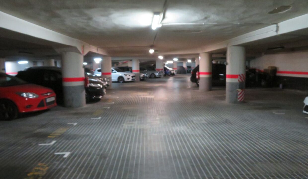 PLAZA DE PARKING EN ALQUILER EN LA AVENIDA MISTRAL TOCANDO LA CALLE VILADOMAT_2