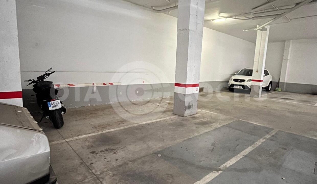 PLAZA DE PARKING PARA COCHE EN CALLE PERE BENAVENT MIGJORN DE REUS_1