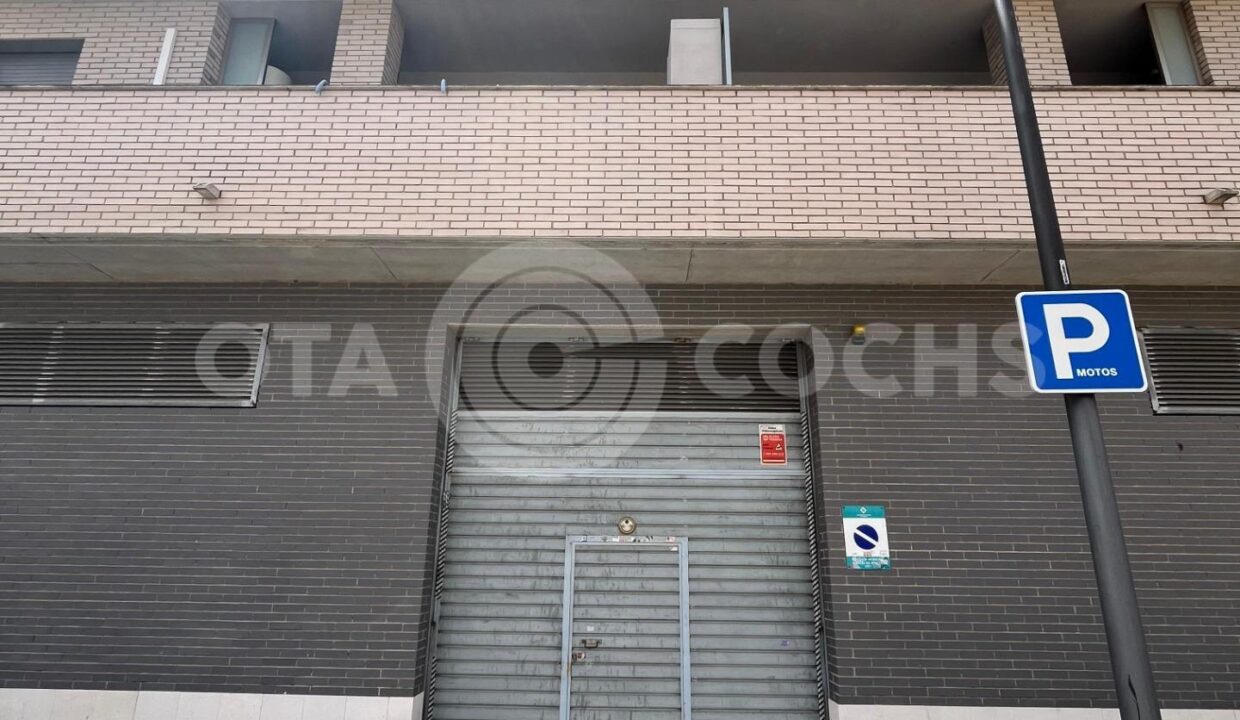 PLAZA DE PARKING PARA COCHE EN CALLE PERE BENAVENT MIGJORN DE REUS_3