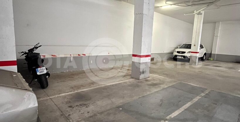 PLAZA DE PARKING PARA COCHE EN CALLE PERE BENAVENT MIGJORN DE REUS_1