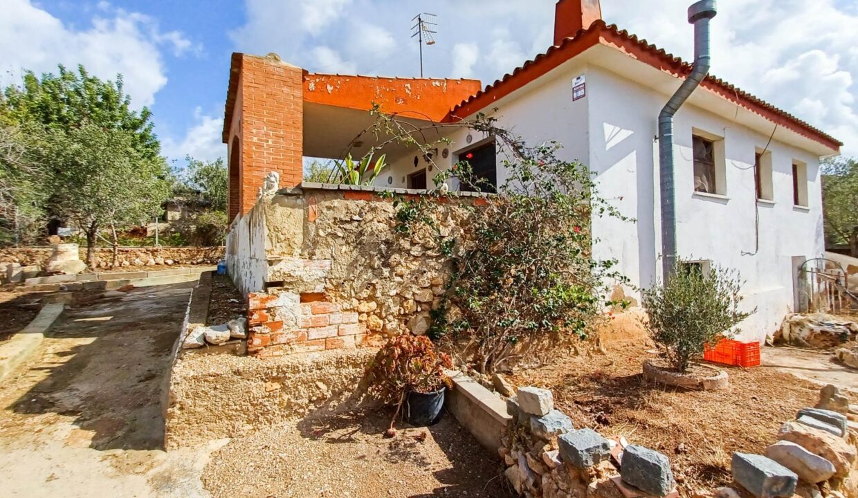 Parcela de 1.268 metros en venta en Calafell con vivienda ecológica_2