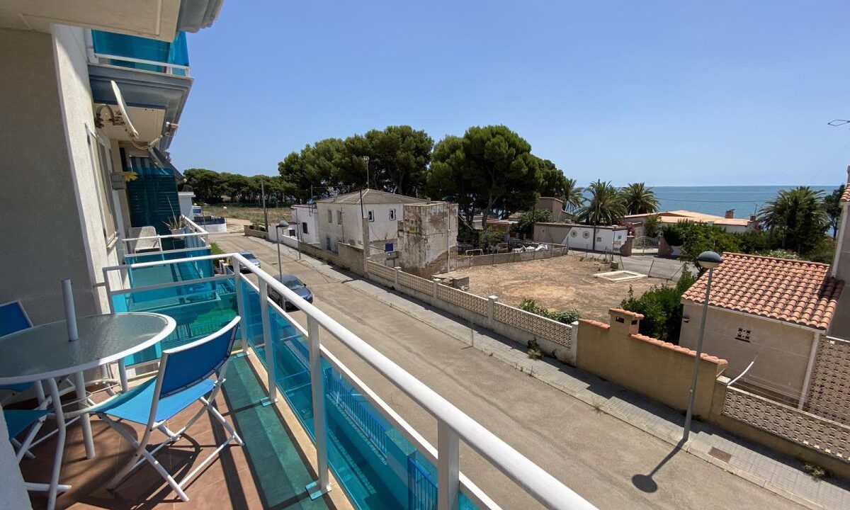 Piso de 2 habitaciones con vistas al mar y piscina_1