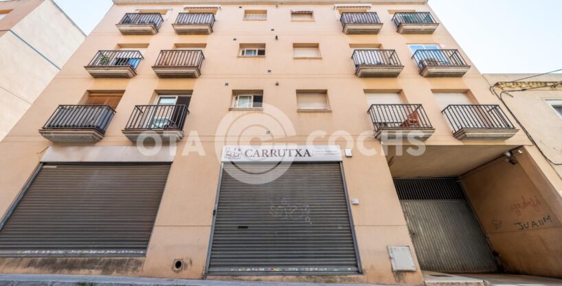 Piso de 3 habitaciones con Parking opcional en Travesera Nou de Sant Josep_1