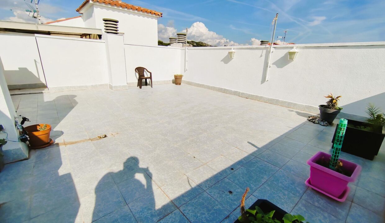 Piso de 60m² con balcón + terraza de 44m² + trastero y plaza de garaje_2