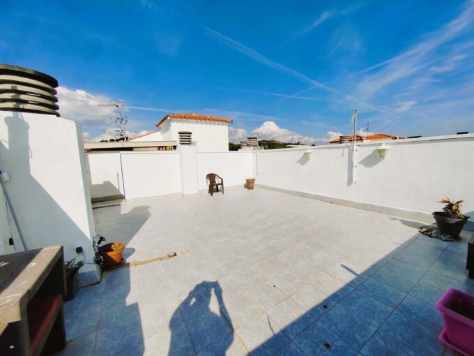 Piso de 60m² con balcón + terraza de 44m² + trastero y plaza de garaje_1