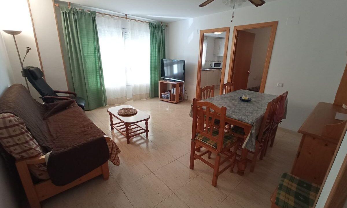 Piso de 90 m2 con 3 dormitorios y baño completo