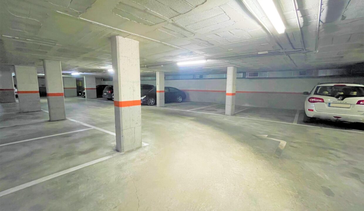 Plaza de Parking en Av Constitucion en pleno centro de Sant Carlos_5