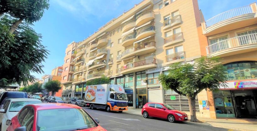 Plaza de Parking en Av Constitucion en pleno centro de Sant Carlos_1