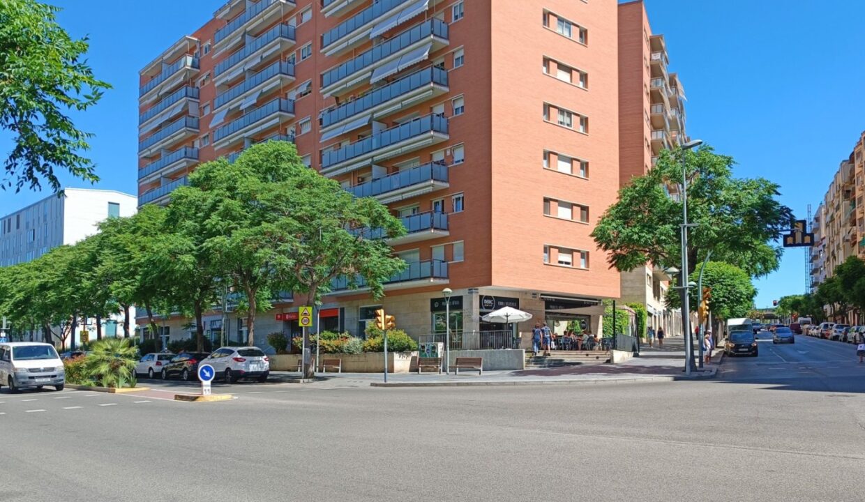 Plaza de garaje en Av. Catalunya_1