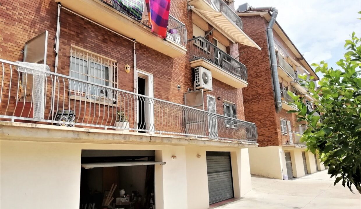 Preciosa Casa Adosada con Garaje y Posibilidad de Comercio en L'Arboç_2