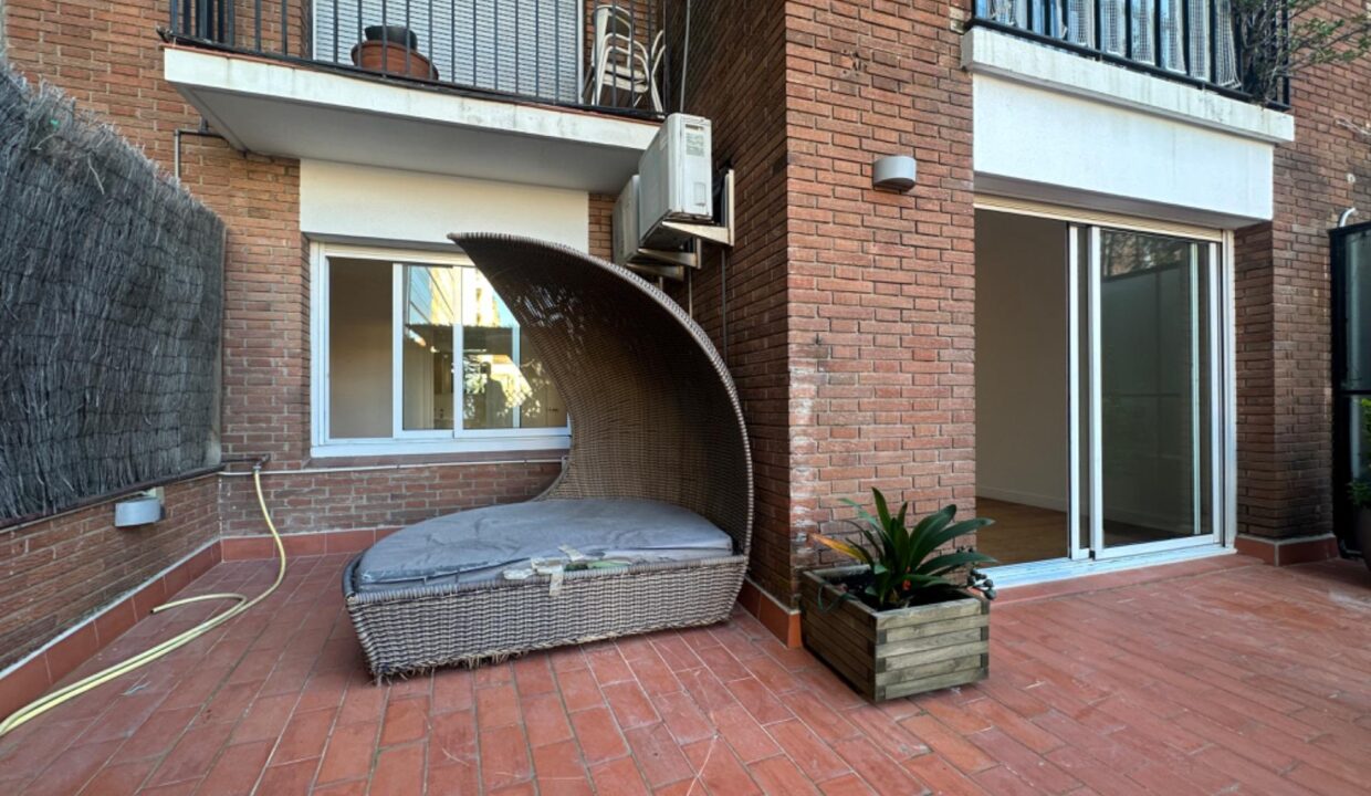 Preciosa planta baja con jardin de 50 m2 con 3 habitaciones 2 baños_1