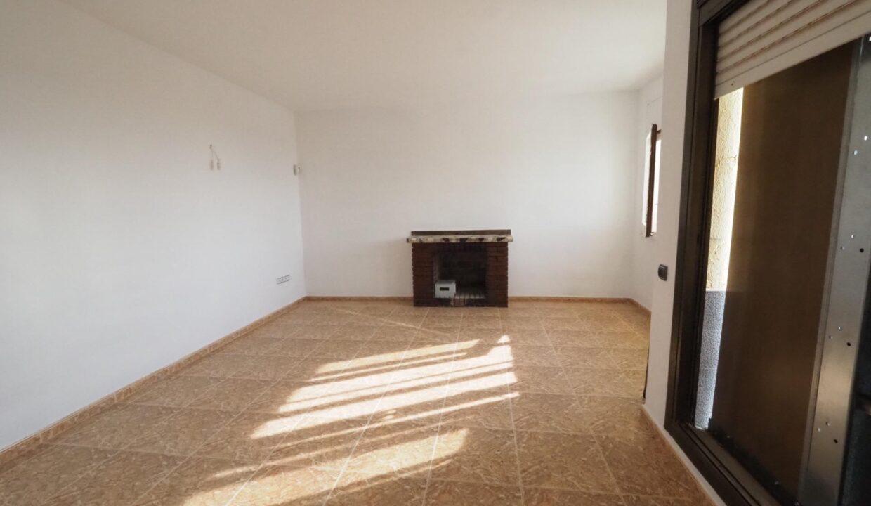 SE VENDE CASA ADOSADA EN CUNIT