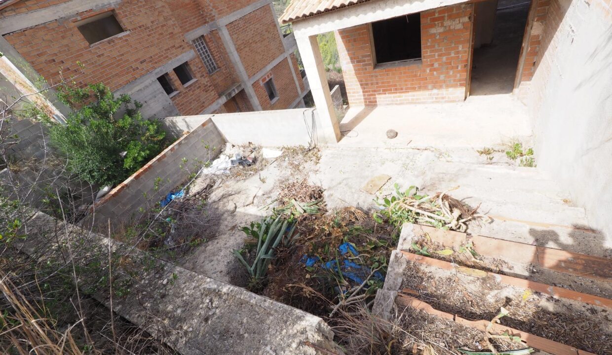 SE VENDE CASA EN CONSTRUCCIÓN EN CALAFELL