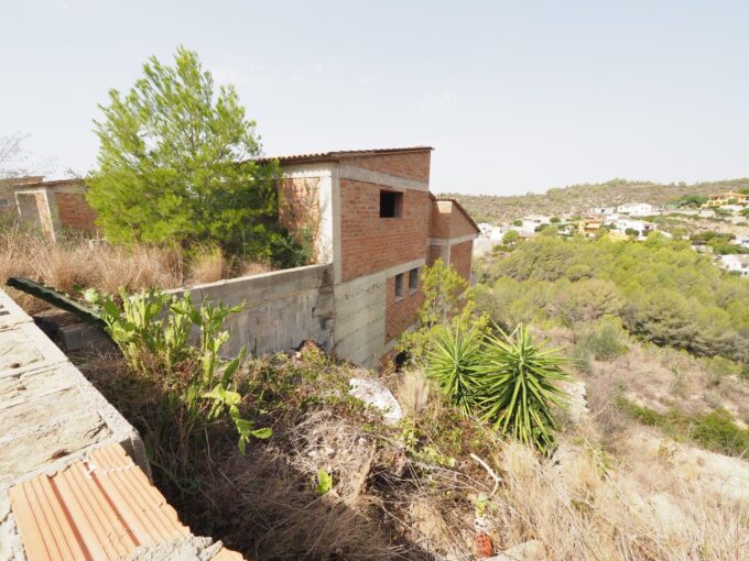 SE VENDE CASA EN CONSTRUCCIÓN EN CALAFELL