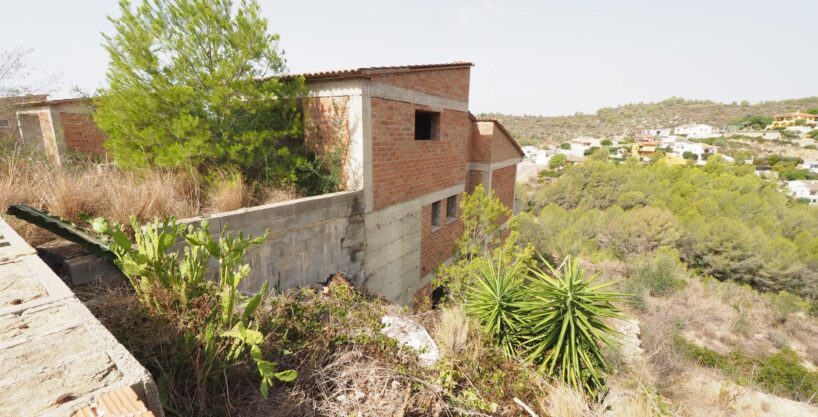 SE VENDE CASA EN CONSTRUCCIÓN EN CALAFELL