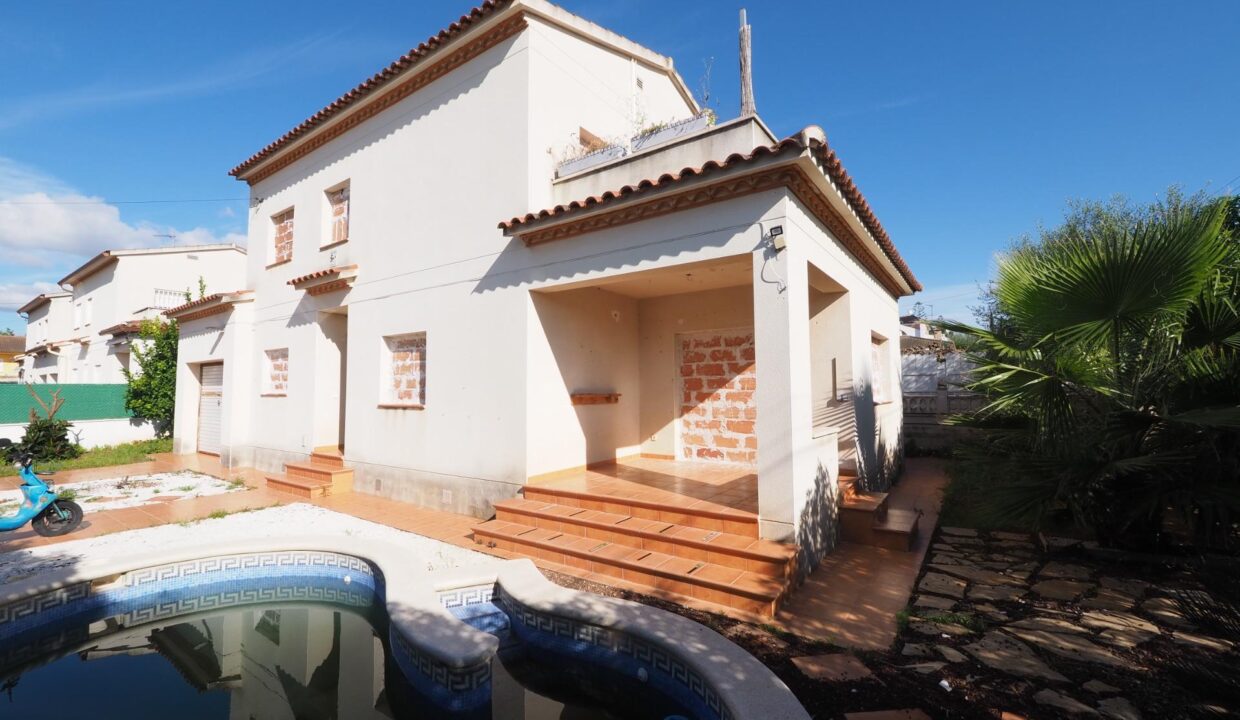 SE VENDE CASA EN LA POBLA DE MONTORNES