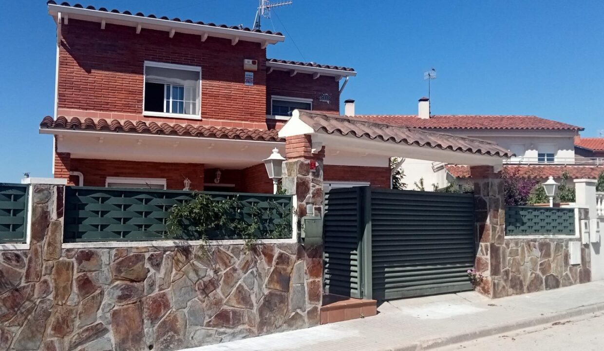 SE VENDE CHALET EN RODA DE BARA MAR_1