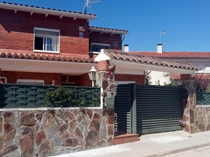 SE VENDE CHALET EN RODA DE BARA MAR_1