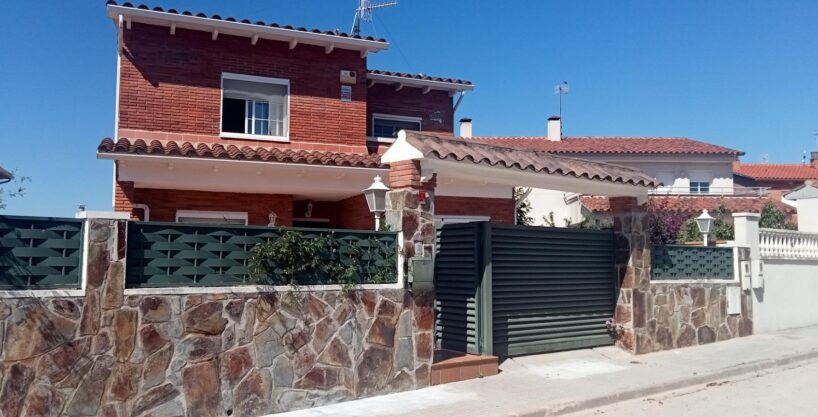 SE VENDE CHALET EN RODA DE BARA MAR_1