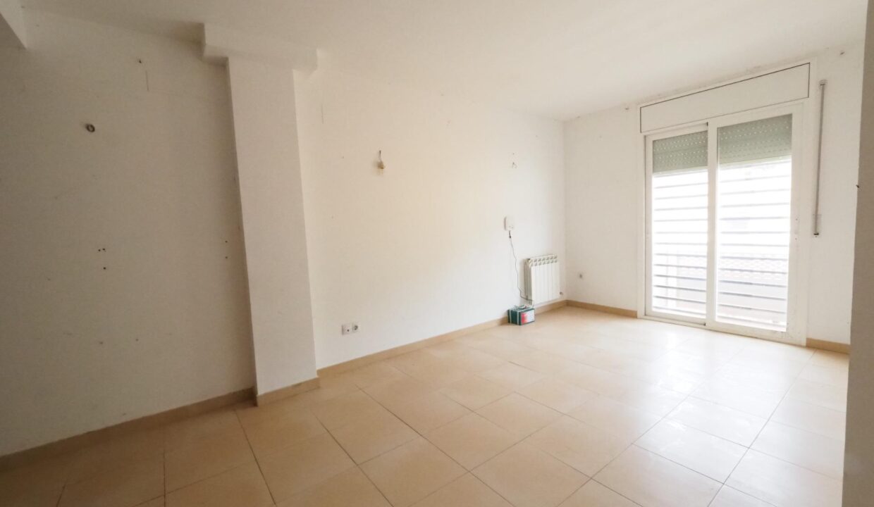 SE VENDE DÚPLEX EN RODA DE BERA_1