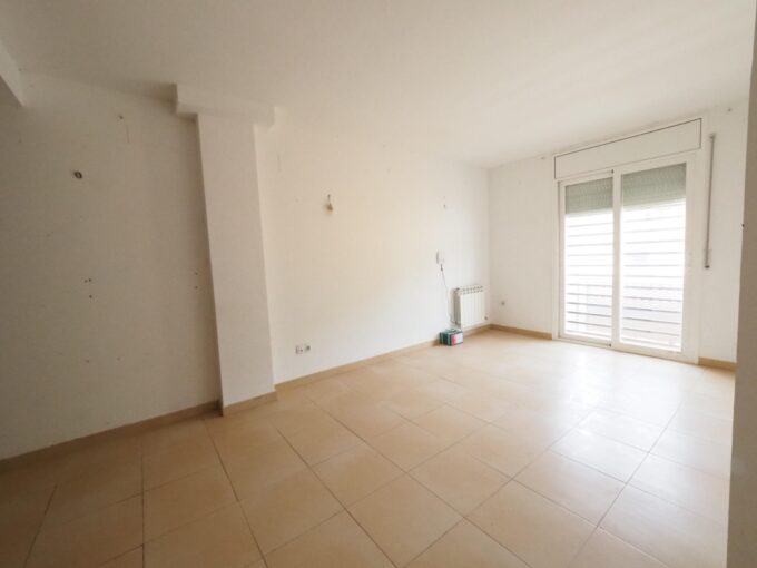 SE VENDE DÚPLEX EN RODA DE BERA_1