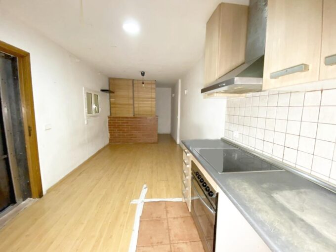 SE VENDE ESTUDIO EN BARCELONA