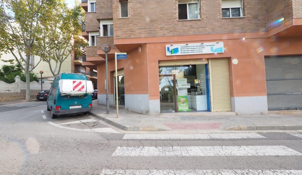 SE VENDE LOCAL COMERCIAL EN CAMBRILS_1