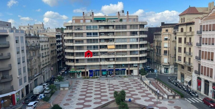 Se alquila despacho en la Plaza Alfonso de Tortosa_1