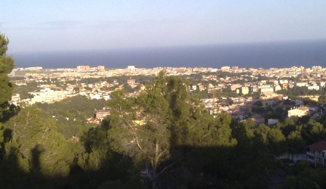 TERRENO CON VISTAS AL MAR Y A LA BAHÍA._4