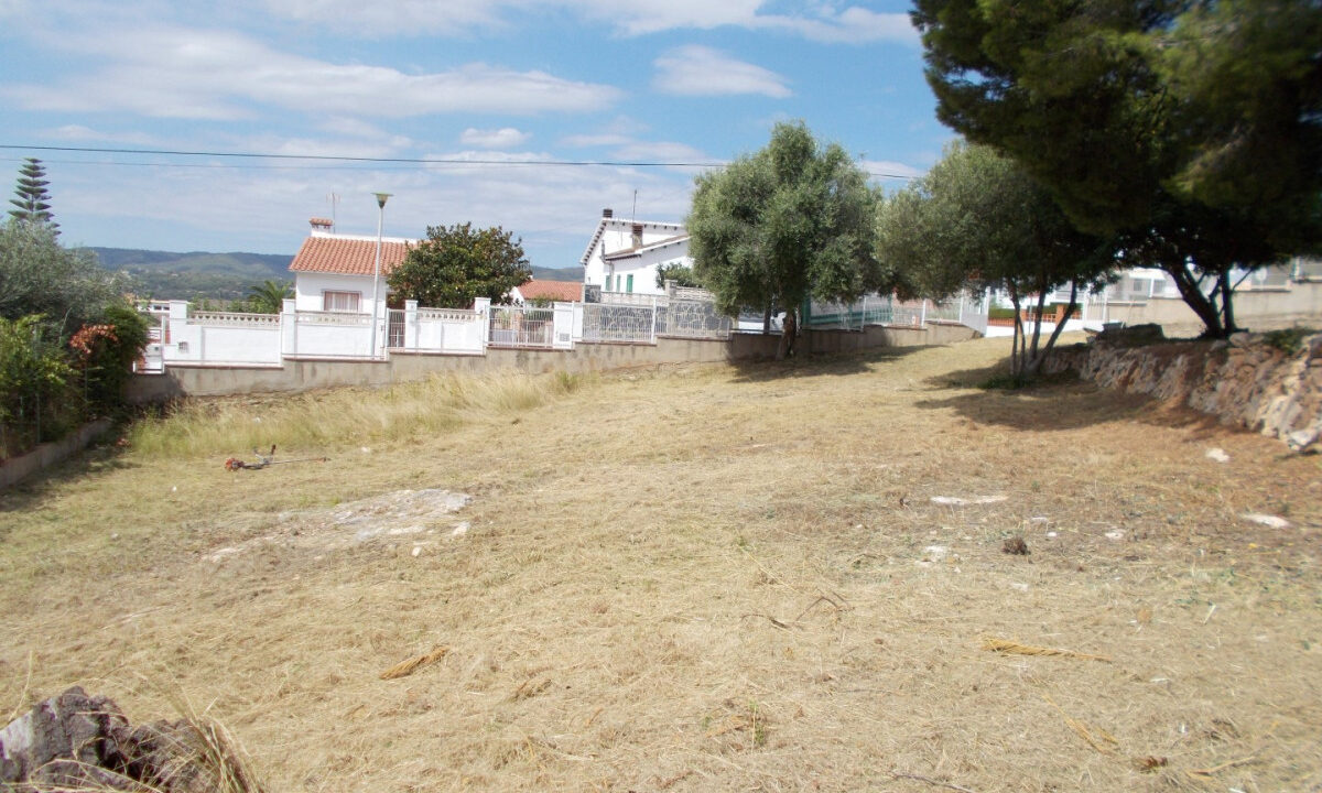 Terreno esquinero en Oasis Park de dos parcelas_2