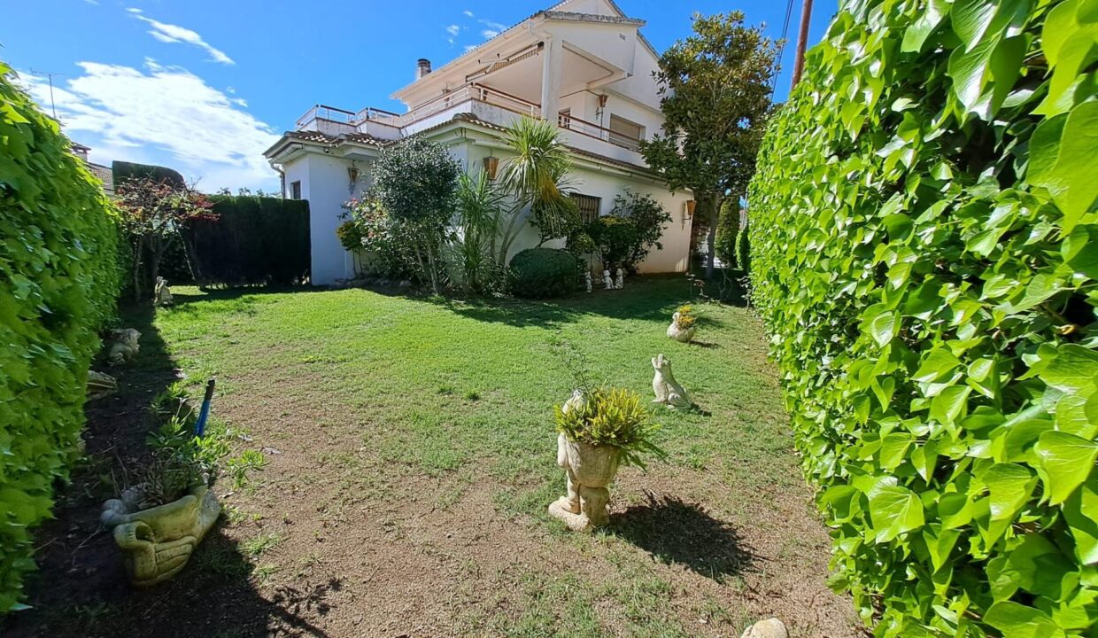 VENTA DE CENTRICA CASA PAREADA EN SEGUR DE CALAFELL_1