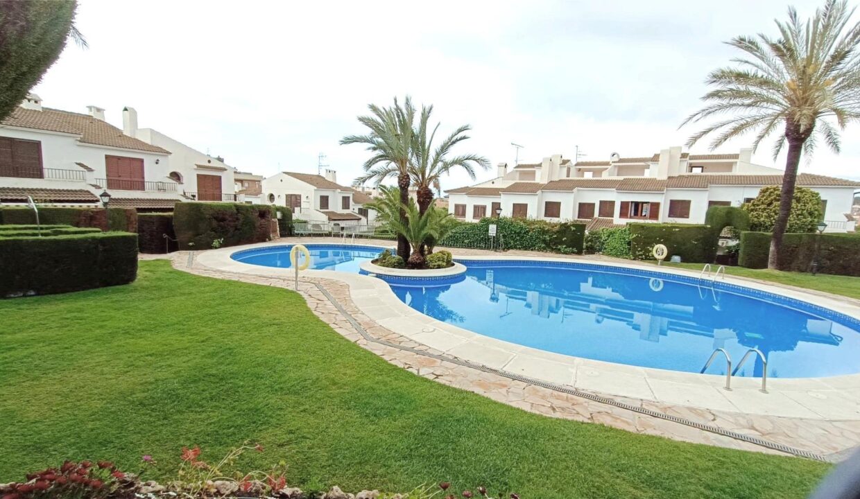 VENTA DE FANTASTICA CASA ADOSADA EN PLENO CENTRO DE SEGUR DE CALAFELL_2