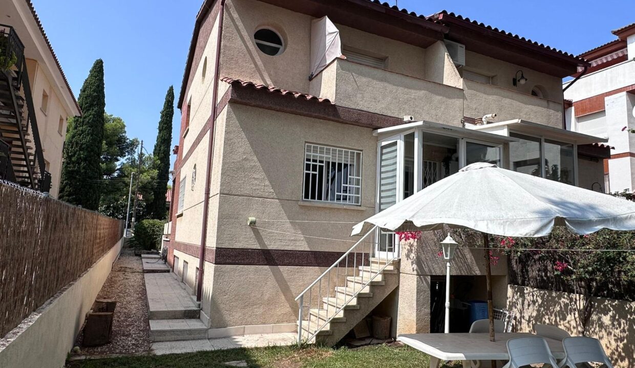 VENTA de Bonita CASA APAREADA muy céntrica en SEGUR DE CALAFELL_1