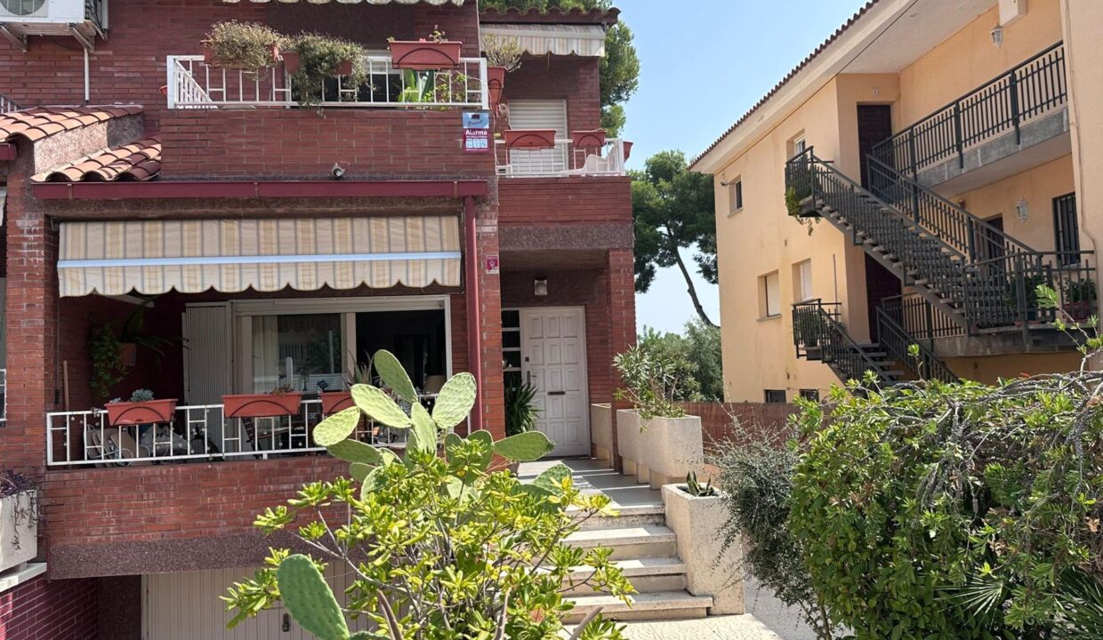 VENTA de Bonita CASA APAREADA muy céntrica en SEGUR DE CALAFELL_3