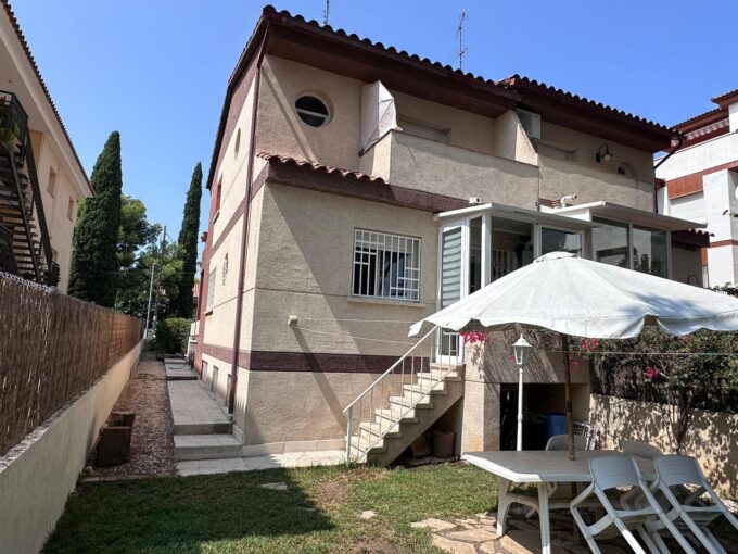 VENTA de Bonita CASA APAREADA muy céntrica en SEGUR DE CALAFELL_1