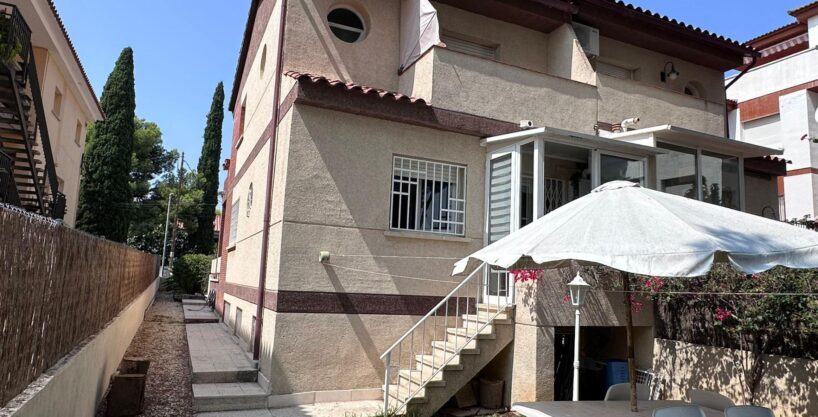 VENTA de Bonita CASA APAREADA muy céntrica en SEGUR DE CALAFELL_1