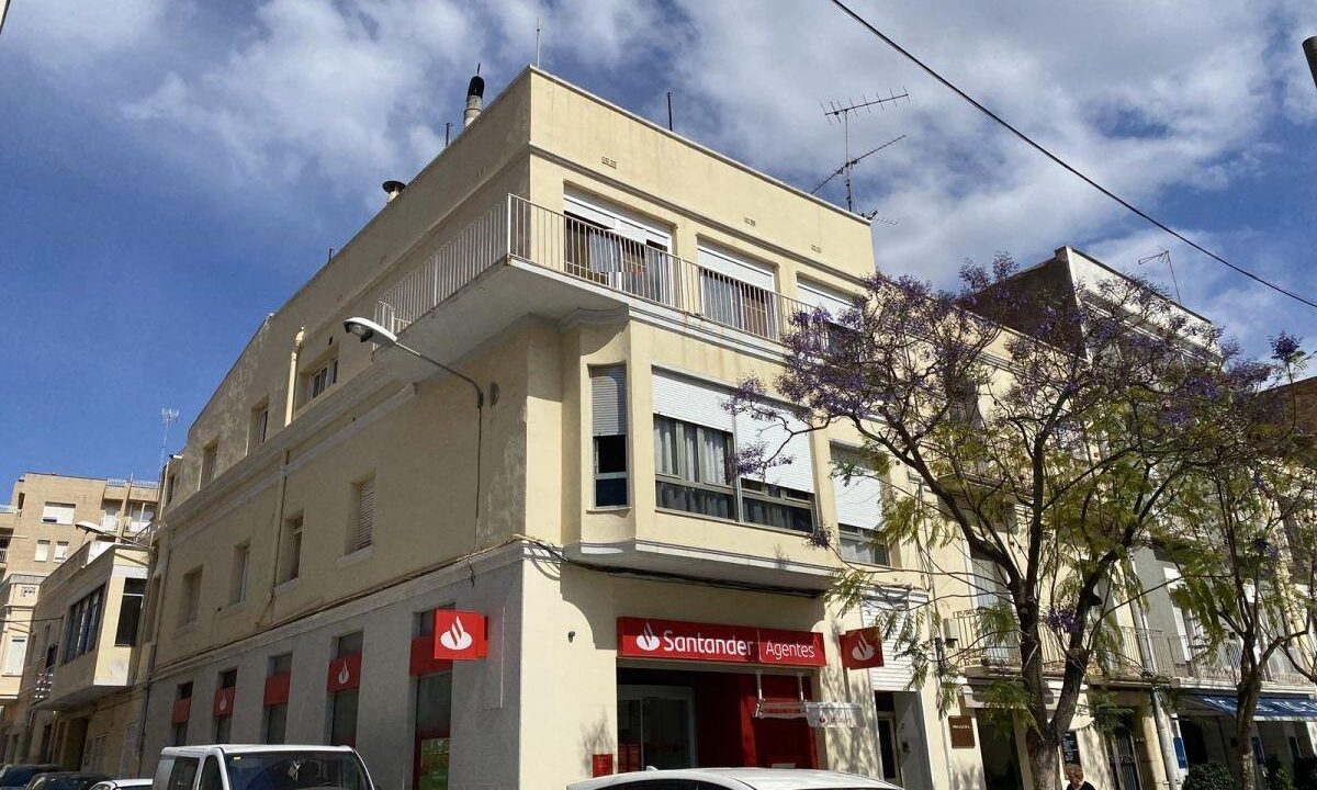 Venta de Casa en La Rapita con dos piso y un local comercial_3