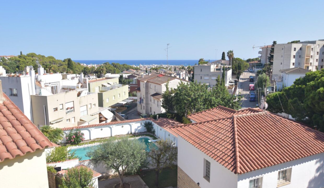 Venta de Piso de dos dormitorios con terraza en Segur de Calafell_2