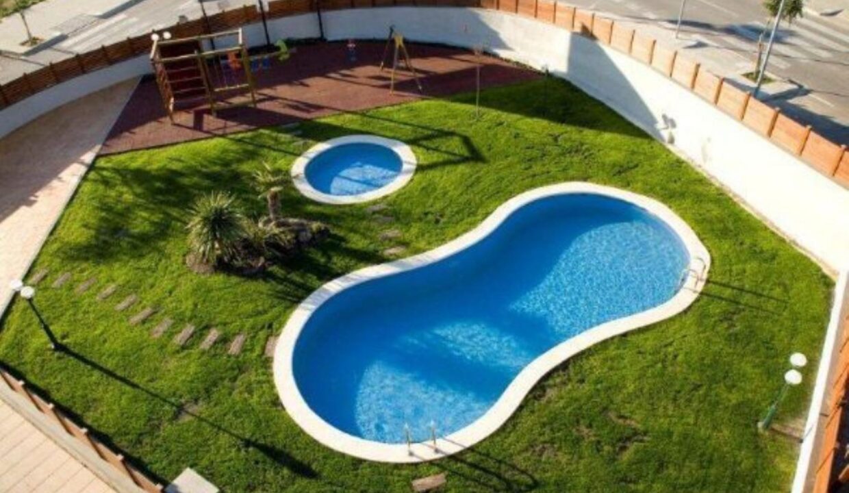 Vivienda de lujo junto a la playa con piscina_2