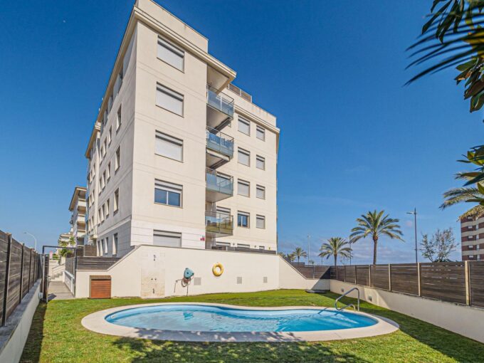 planta baja con jardín y vistas al mar en la playa de Calafell_1