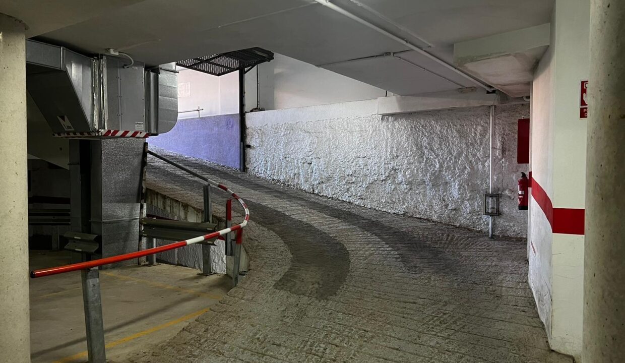 ¡Alquiler de plazas de Parking en el Centro de Cambrils!_4