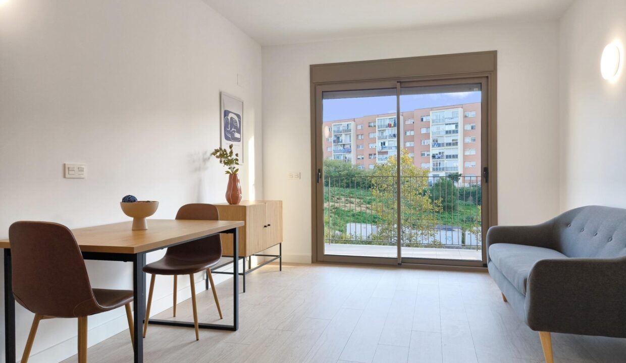 ¡Estrena tu nuevo hogar en Tarragona! Moderno piso de 2 habitaciones con terraza soleada._1