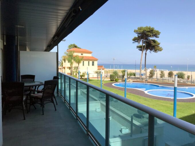 ¡Excepcional Vivienda Frente al Mar en Torredembarra!_1