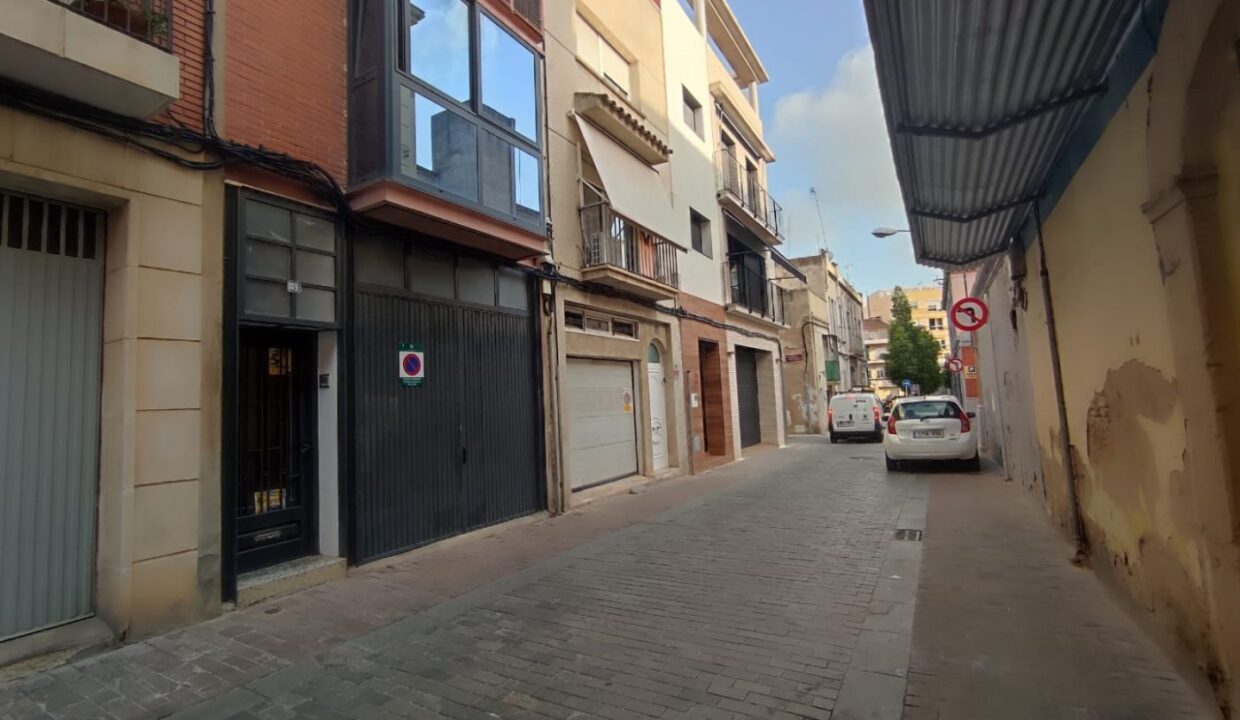 ¡LOCAL COMERCIAL/APARCAMIENTO EN EL CENTRO DE REUS!_4