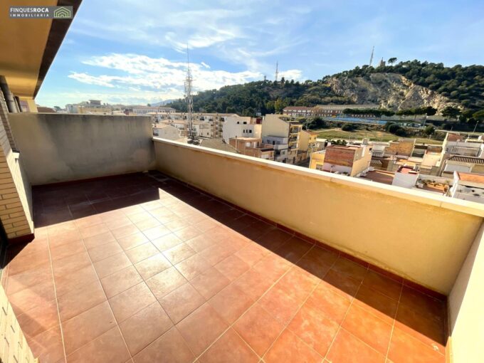 ¡Oportunidad única! Ático en La Ràpita con Gran Terraza y Vistas Despejadas_1