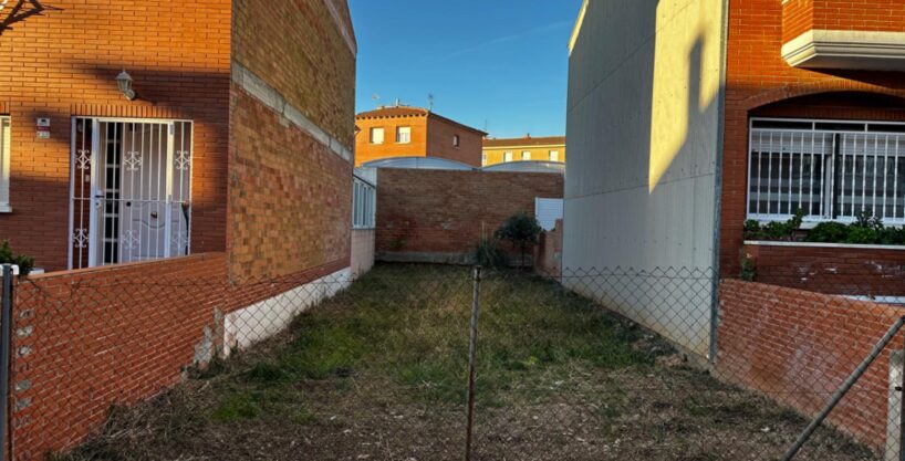 ¡Oportunidad única!   Se vende parcela de 120 m² en la exclusiva zona del Sindicat de Calafell._1