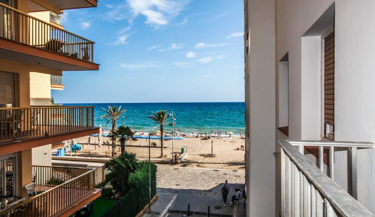 ¡Oportunidad única en el corazón de Calafell con vistas al mar!_3